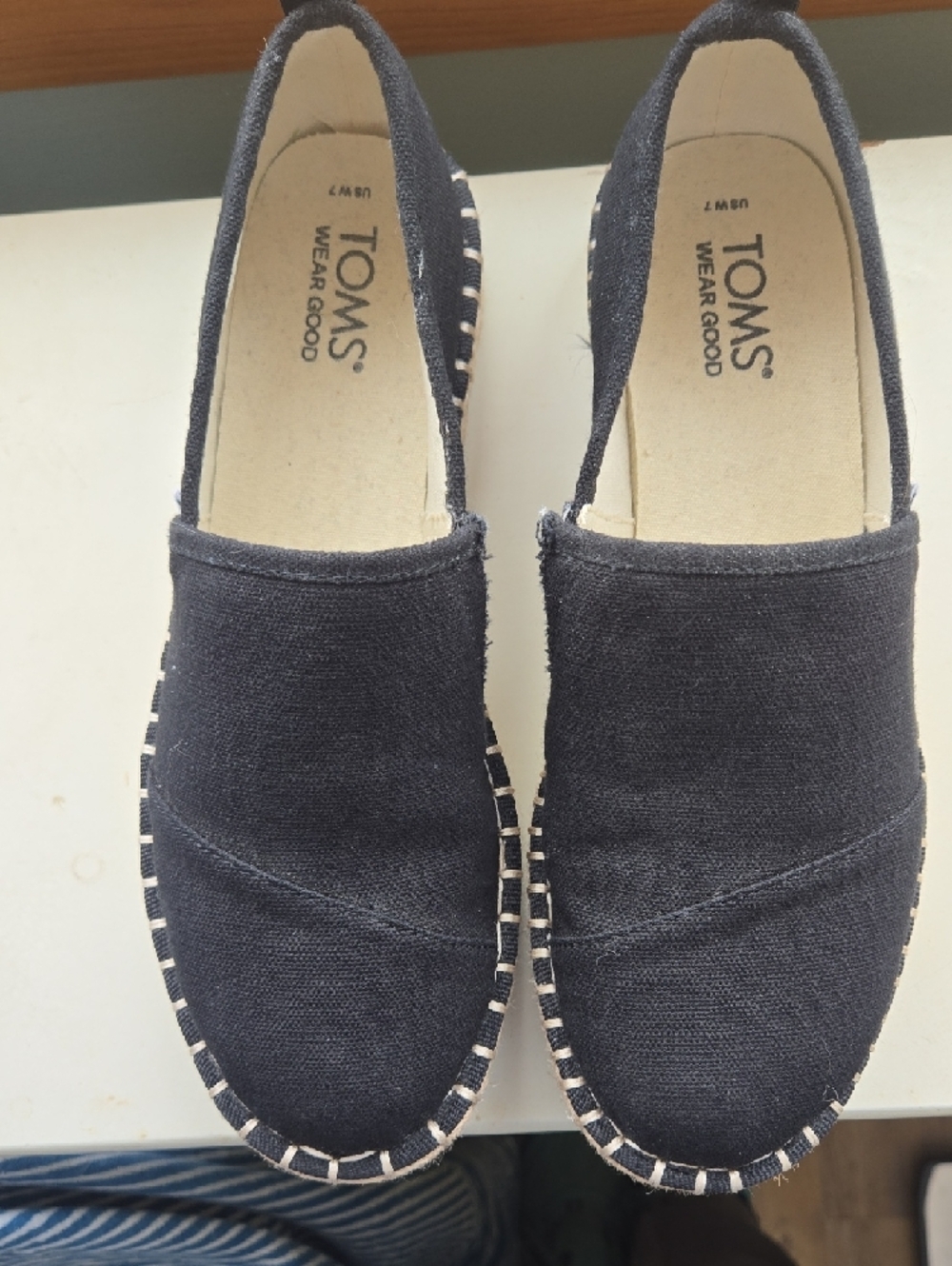 TOMS Black Canvas Espadrille Platform Slip-Ons with Rope Sole - Picture 2 of 4